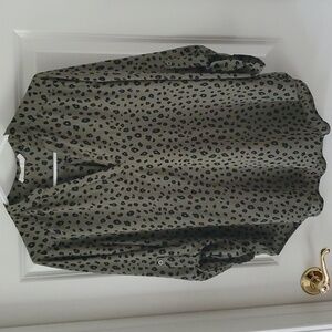 Lush Sage Black Cheetah Print Warren Split Neck Blouse Size M